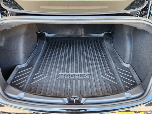 Used 2019 Tesla Model 3 Standard Range Plus image 9