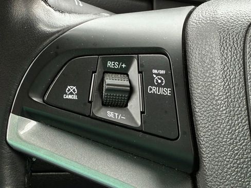 Used 2019 Chevrolet Trax LT w/ LT Convenience Package FWD image 21