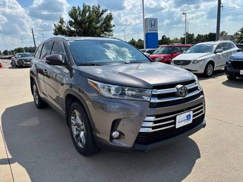 Used 2018 Toyota Highlander Limited Platinum w/ Protection Package #3 AWD/4WD image 3