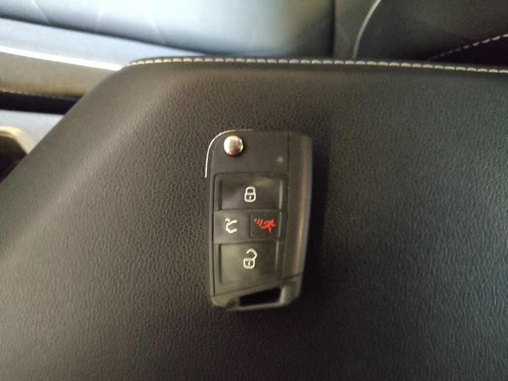 Used 2025 Volkswagen Jetta Sport FWD image 32