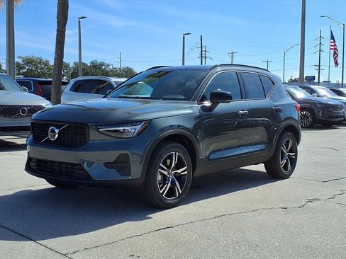 New 2026 Volvo XC40 B5 Core w/ Protection Package Premier image 3