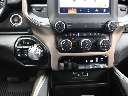 Used 2022 RAM 1500 Laramie AWD/4WD image 15