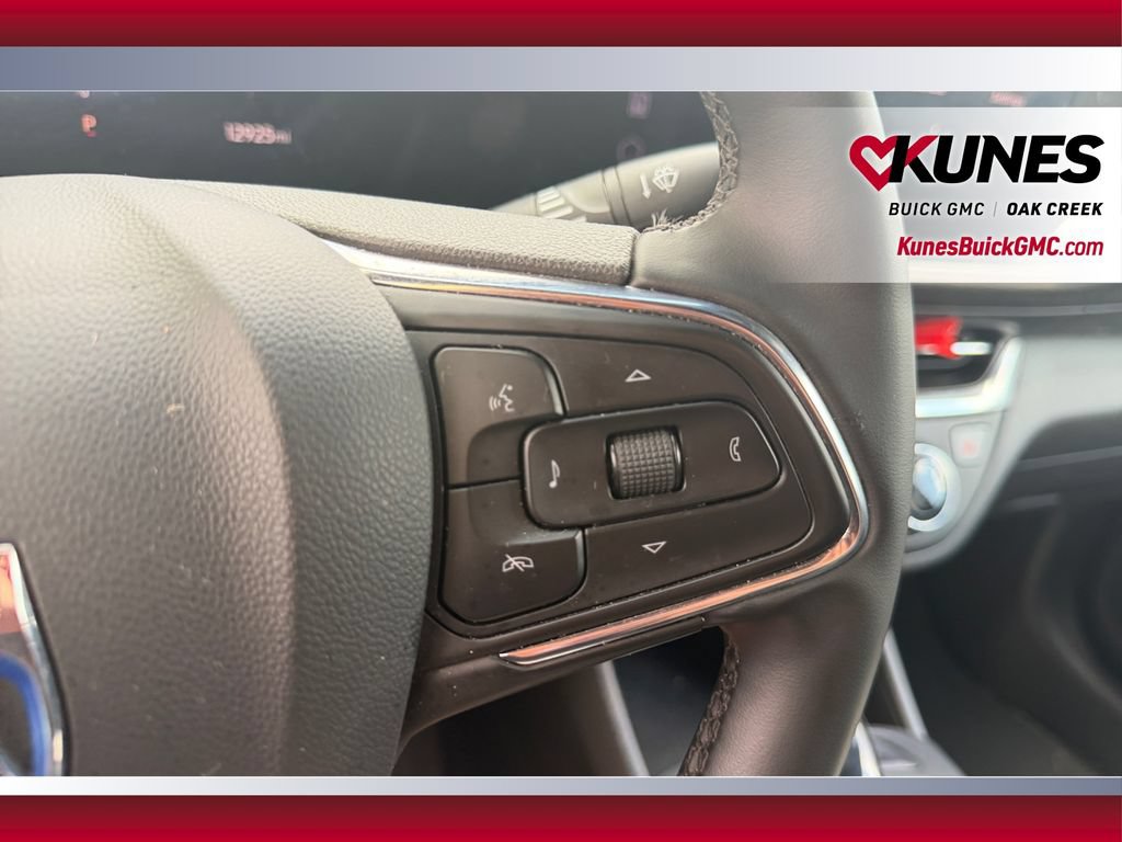 Used 2025 Buick Envista Sport Touring w/ Convenience I Package FWD image 17