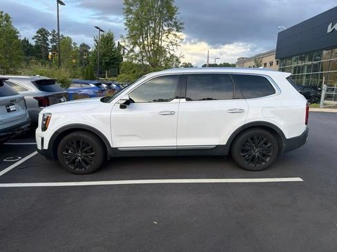 Used 2022 Kia Telluride SX w/ Towing Package FWD image 2