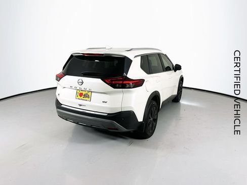 Certified 2022 Nissan Rogue SV w/ SV Premium Package FWD image 9