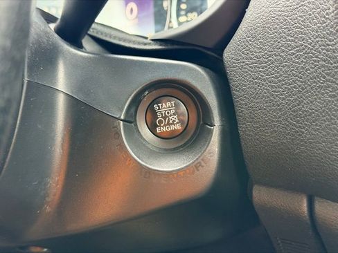 Used 2017 Jeep Renegade Latitude image 11