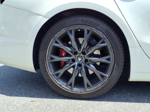 Used 2022 Maserati Ghibli Modena RWD image 11