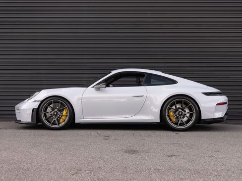 Certified 2026 Porsche 911 GT3 RWD image 2