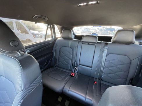 Used 2025 Volkswagen Atlas Cross Sport SE image 41