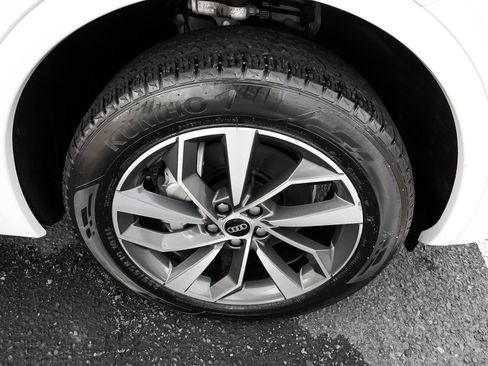 Used 2024 Audi Q5 2.0T Premium AWD/4WD image 9