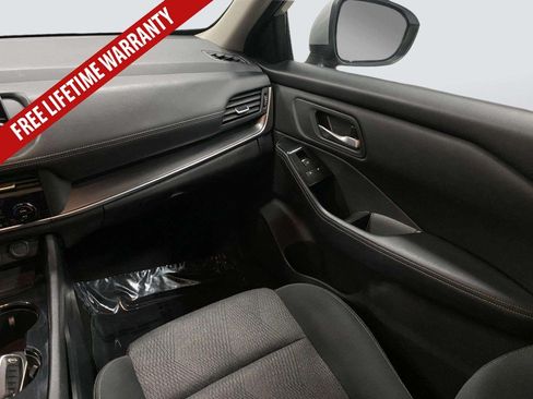 Used 2024 Nissan Rogue SV AWD/4WD image 24