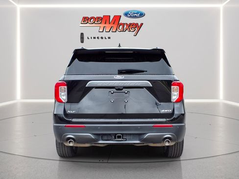 Used 2024 Ford Explorer XLT w/ Equipment Group 202A AWD/4WD image 6