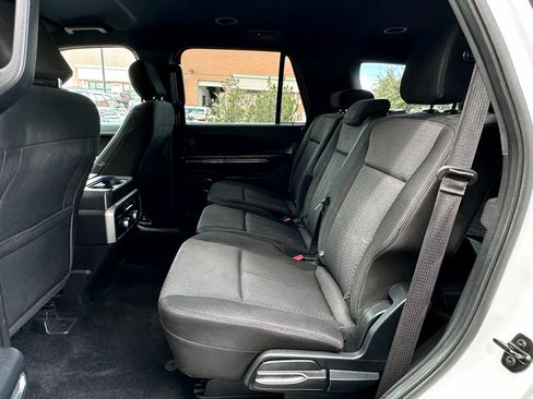 Used 2018 Ford Expedition XLT AWD/4WD image 32