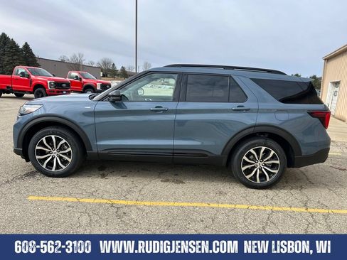 Used 2026 Ford Explorer ST-Line AWD/4WD image 3