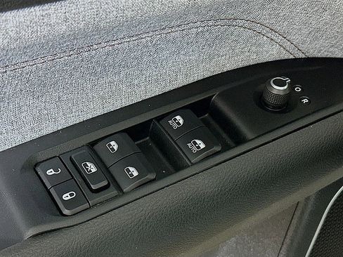 Used 2022 Jeep Compass Latitude image 18