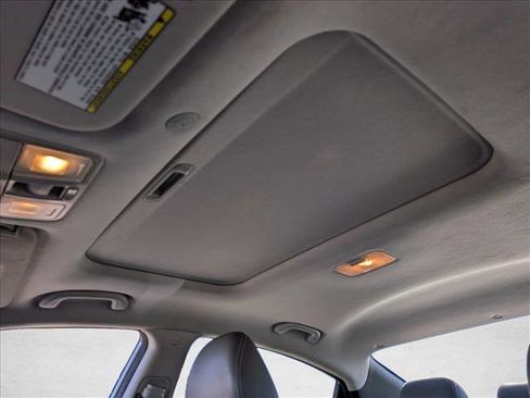 Used 2013 Hyundai Elantra Limited w/ Technology Pkg image 16