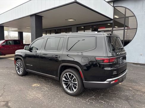 Used 2022 Jeep Wagoneer Series III w/ Premium Group I image 6