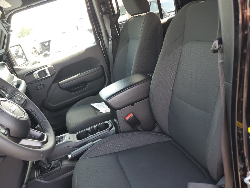 Certified 2023 Jeep Gladiator Sport AWD/4WD image 16