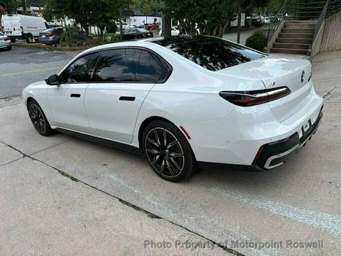 Used 2024 BMW i7 M70 w/ Premium Package AWD/4WD image 6