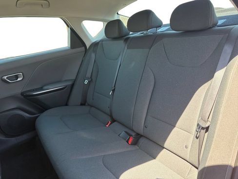 Used 2025 Kia K4 FWD image 16