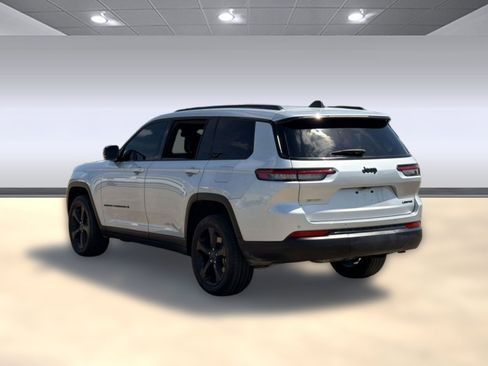 Used 2025 Jeep Grand Cherokee L Limited w/ Black Appearance Package RWD image 3