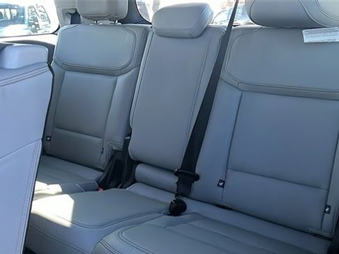 New 2025 Ford Expedition Active image 17