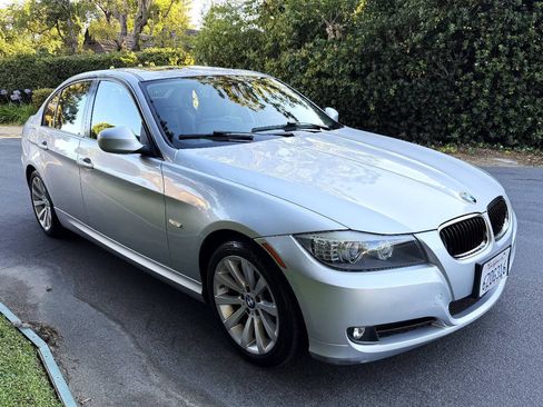 Used 2011 BMW 328i Sedan RWD image 8