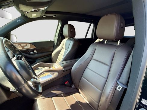 Used 2023 Mercedes-Benz GLS 450 4MATIC w/ AMG Line Exterior image 9