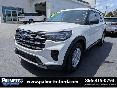 Certified 2025 Ford Explorer Active RWD image 8