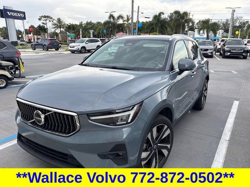 Used 2023 Volvo XC40 B5 Plus w/ Protection Package Premier AWD/4WD image 1