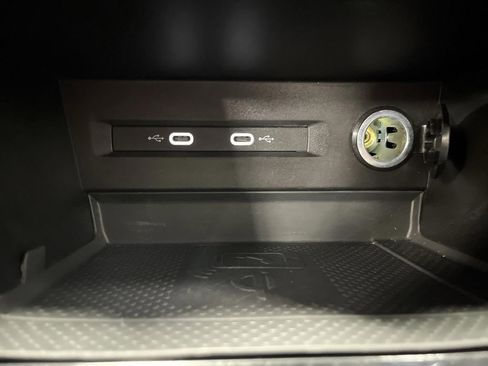 Used 2023 Volkswagen Taos SE image 23