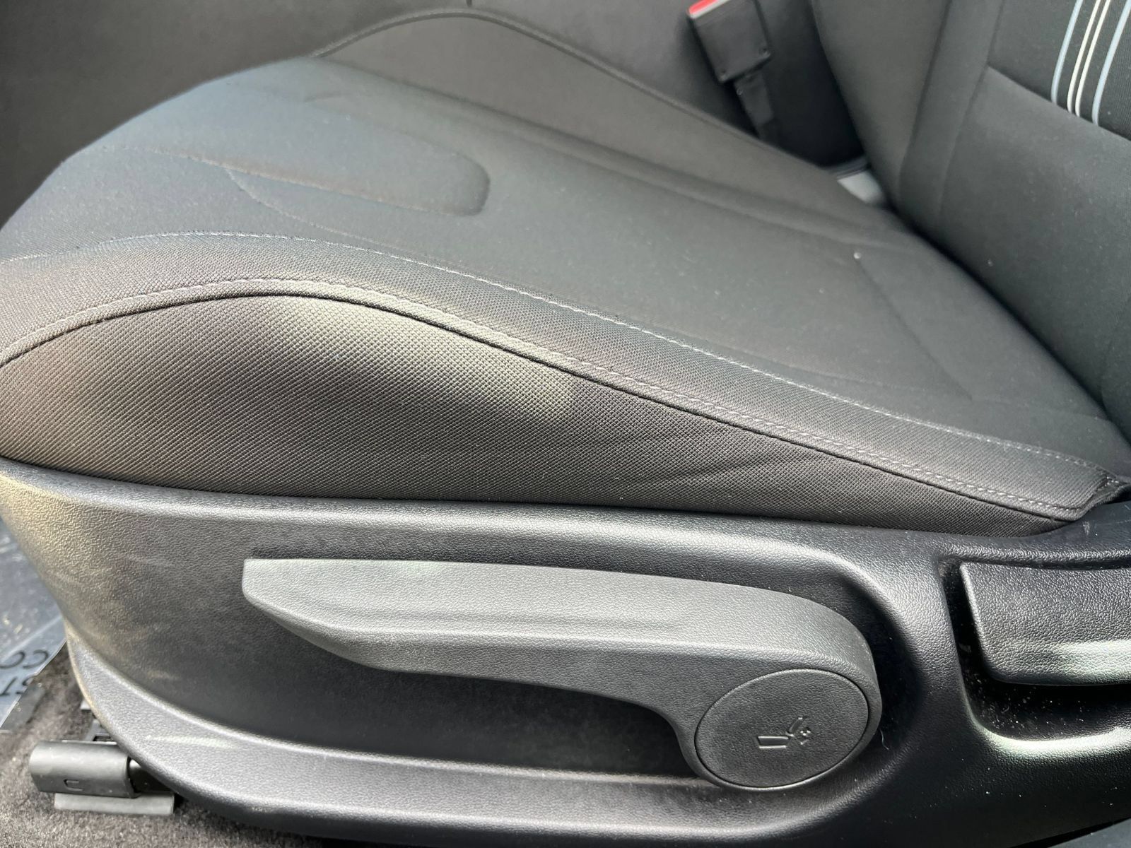 Used 2026 Hyundai Elantra Sport FWD image 22