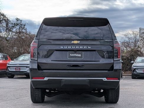 New 2026 Chevrolet Suburban LS image 6