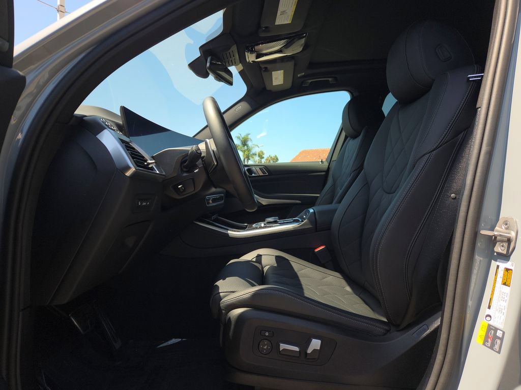Used 2026 BMW X5 xDrive50e w/ M Sport Package AWD/4WD image 7