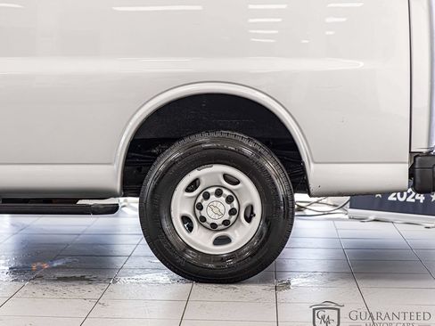 Used 2022 Chevrolet Express 2500 w/ Driver Convenience Package RWD image 8