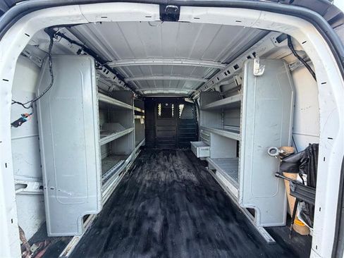 Used 2018 Chevrolet Express 2500 w/ Driver Convenience Package RWD image 6