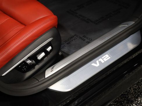 Used 2017 BMW M760i xDrive image 47