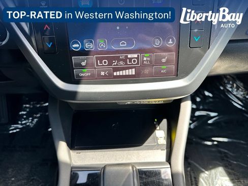 Used 2025 Subaru Forester Premium AWD/4WD image 25