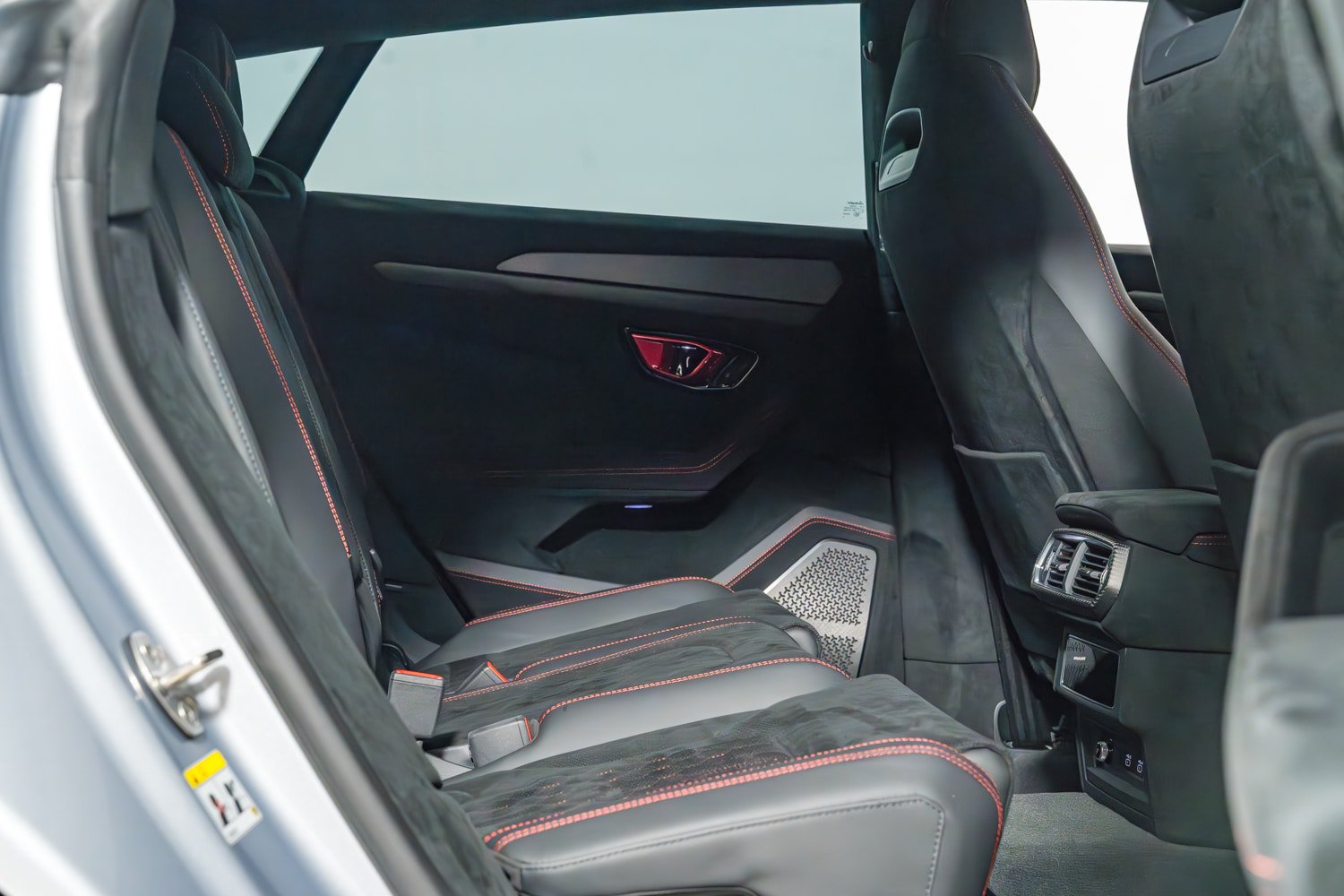 Used 2024 Lamborghini Urus Performante AWD/4WD image 35