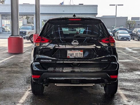 Used 2018 Nissan Rogue S image 3