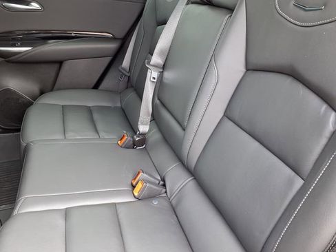 Used 2024 Cadillac XT4 Luxury w/ Cold Weather Package AWD/4WD image 7