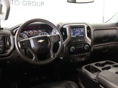 Used 2024 Chevrolet Silverado 2500 W/T w/ WT Convenience Package image 2