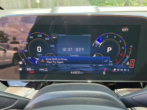 Used 2025 Chevrolet Tahoe LT AWD/4WD image 31