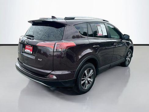 Used 2018 Toyota RAV4 XLE FWD image 6