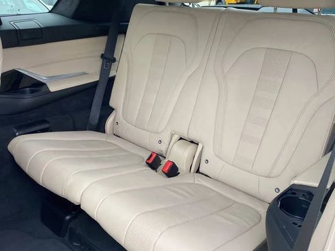Used 2022 BMW X7 xDrive40i w/ Luxury Seating Package image 32