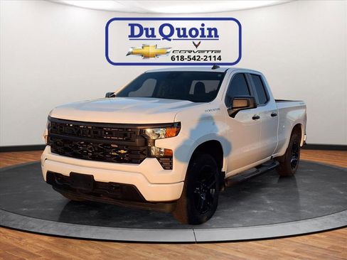 Used 2023 Chevrolet Silverado 1500 Custom image 1