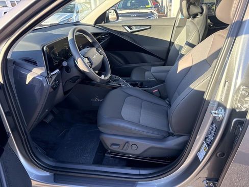 New 2026 Kia Niro EX image 8