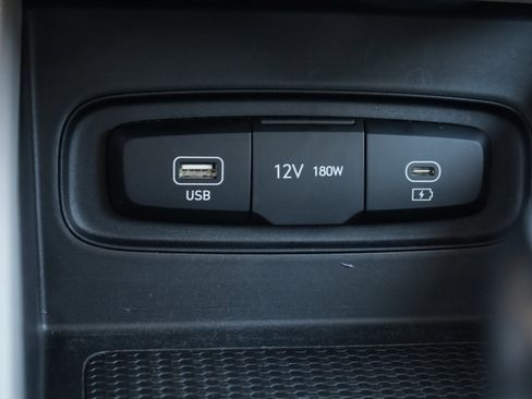 Used 2024 Hyundai Venue SEL FWD image 12