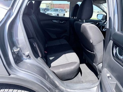 Used 2020 Nissan Rogue Sport SV FWD image 13