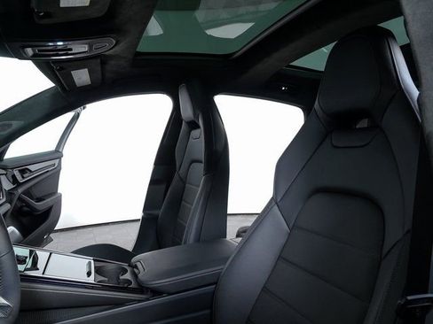 Certified 2026 Porsche Panamera GTS image 5